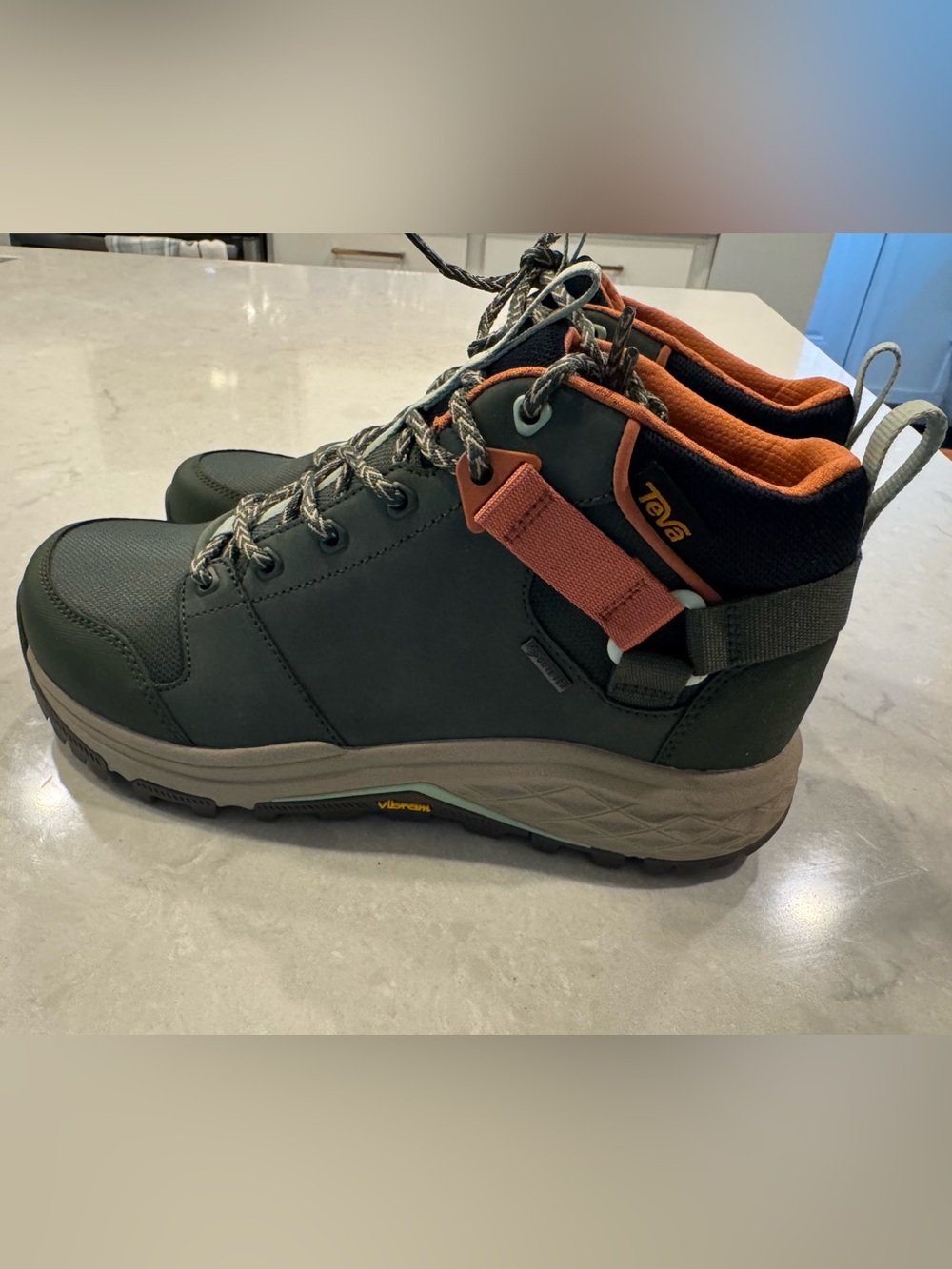 Teva Women’s GTX Waterproof Thyme Green/Orange Hiking Boots GoreTex size 9.5